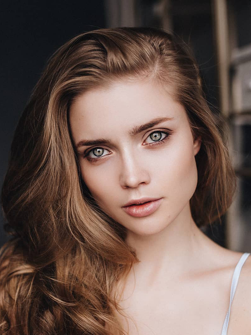 Kichkina sik va oqayotgan teshik Ona va ogil ortasidagi ogzaki jinsiy aloqa