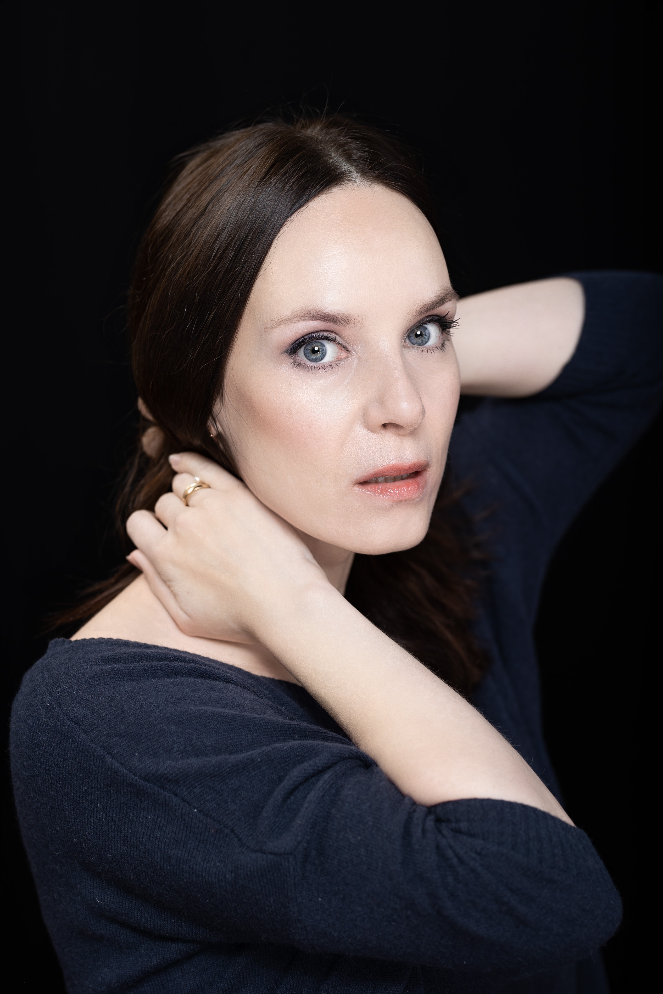 Xizmatkor xojayinni yoldan ozdirdi va unga anal jinsiy aloqa qildi Orqa tomondan vagina