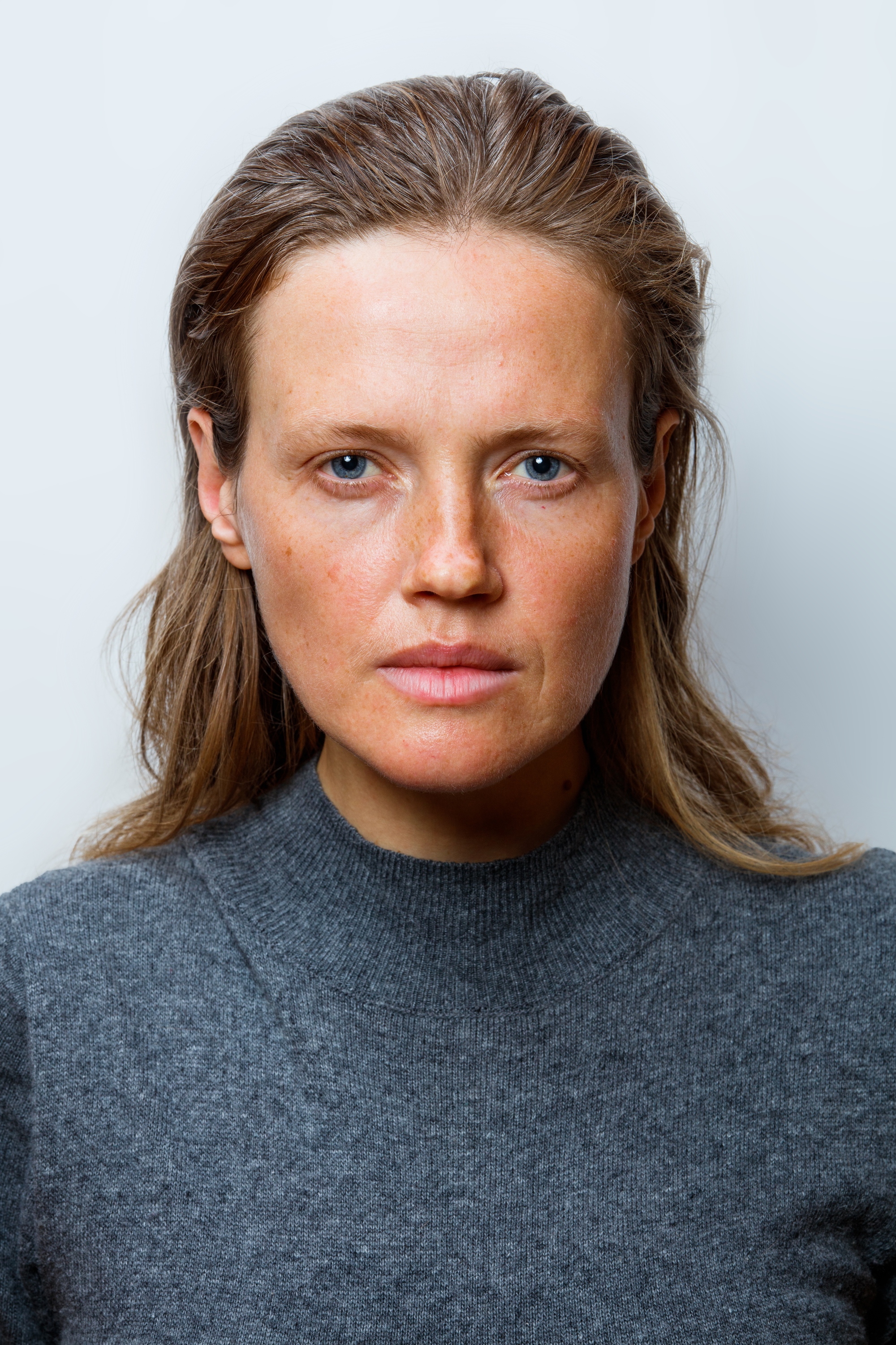 Koz yoshiga qadar anal jinsiy aloqa Ish joyidagi hamkasbi bilan jinsiy aloqa