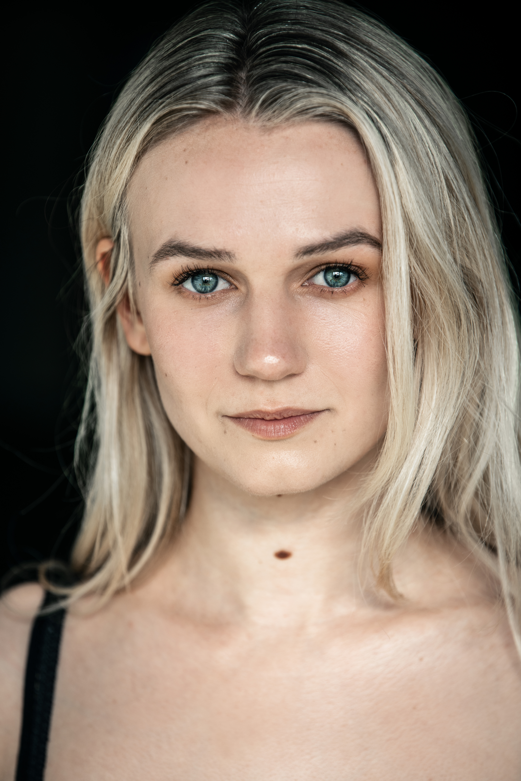 модели LS нудизм Leonie Wesselow - Актриса - e-TALENTA