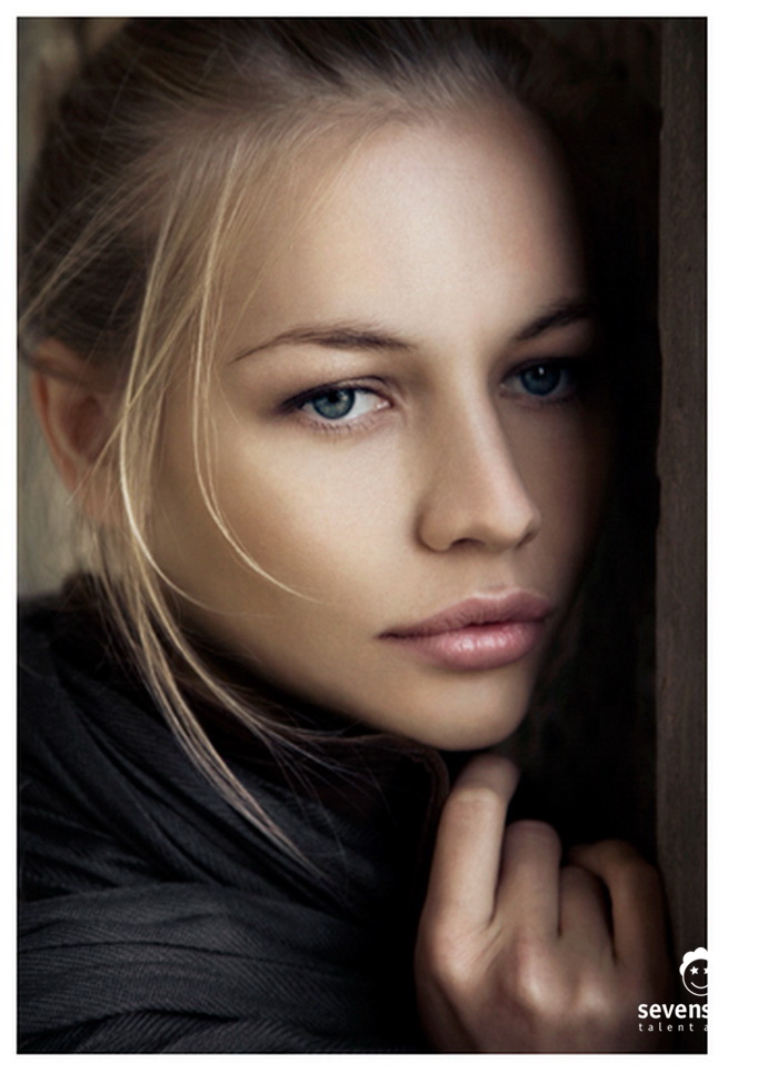 Qora tanli erkak oq ayol suratini sikmoqda Hayvonlar porno